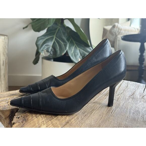 Vintage Chanel Navy Blue Heels Classic 735 40 9 US Point Toe Pumps Leather - Picture 1 of 15